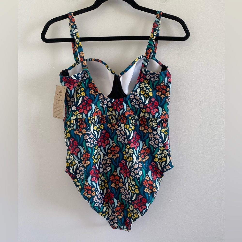 Albion The Duchess Costa Floral One Piece Swimsuit Size Medium New W/ Tag - Picture 10 of 11